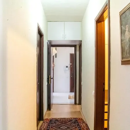 Flat W Balcony 10 Min To Karsiyaka Coast In イズミル