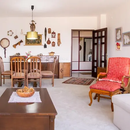 Flat W Balcony 10 Min To Karsiyaka Coast In イズミル