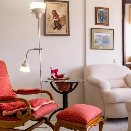 Flat W Balcony 10 Min To Karsiyaka Coast In イズミル