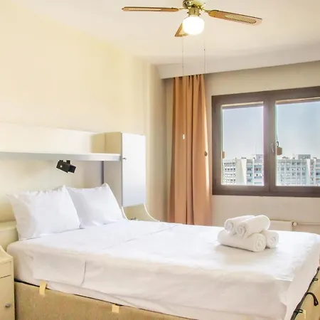 Flat W Balcony 10 Min To Karsiyaka Coast In *