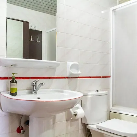 Flat W Balcony 10 Min To Karsiyaka Coast In * إزمير